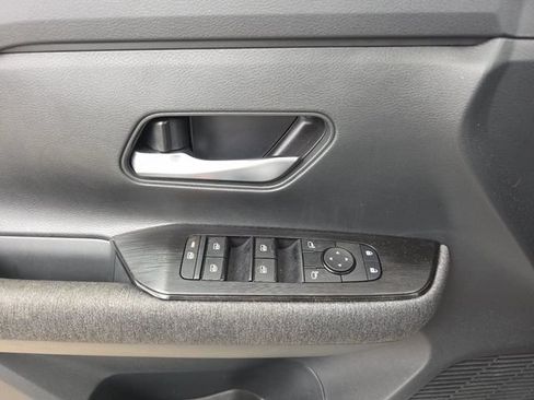 Used 2026 Nissan Kicks SV FWD image 27