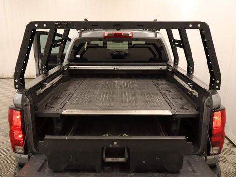 Used 2025 Chevrolet Colorado Trail Boss w/ LPO, Hood Decal Package AWD/4WD image 22