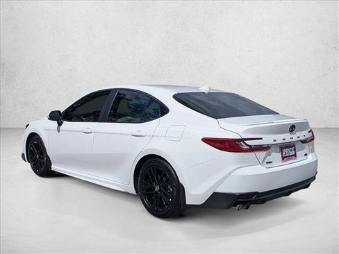 Used 2026 Toyota Camry SE FWD image 8