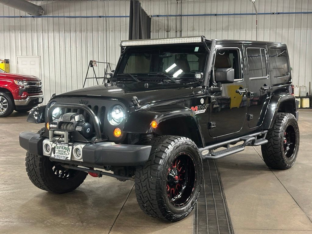 Used 2015 Jeep Wrangler Unlimited Sahara w/ Connectivity Group AWD/4WD image 4