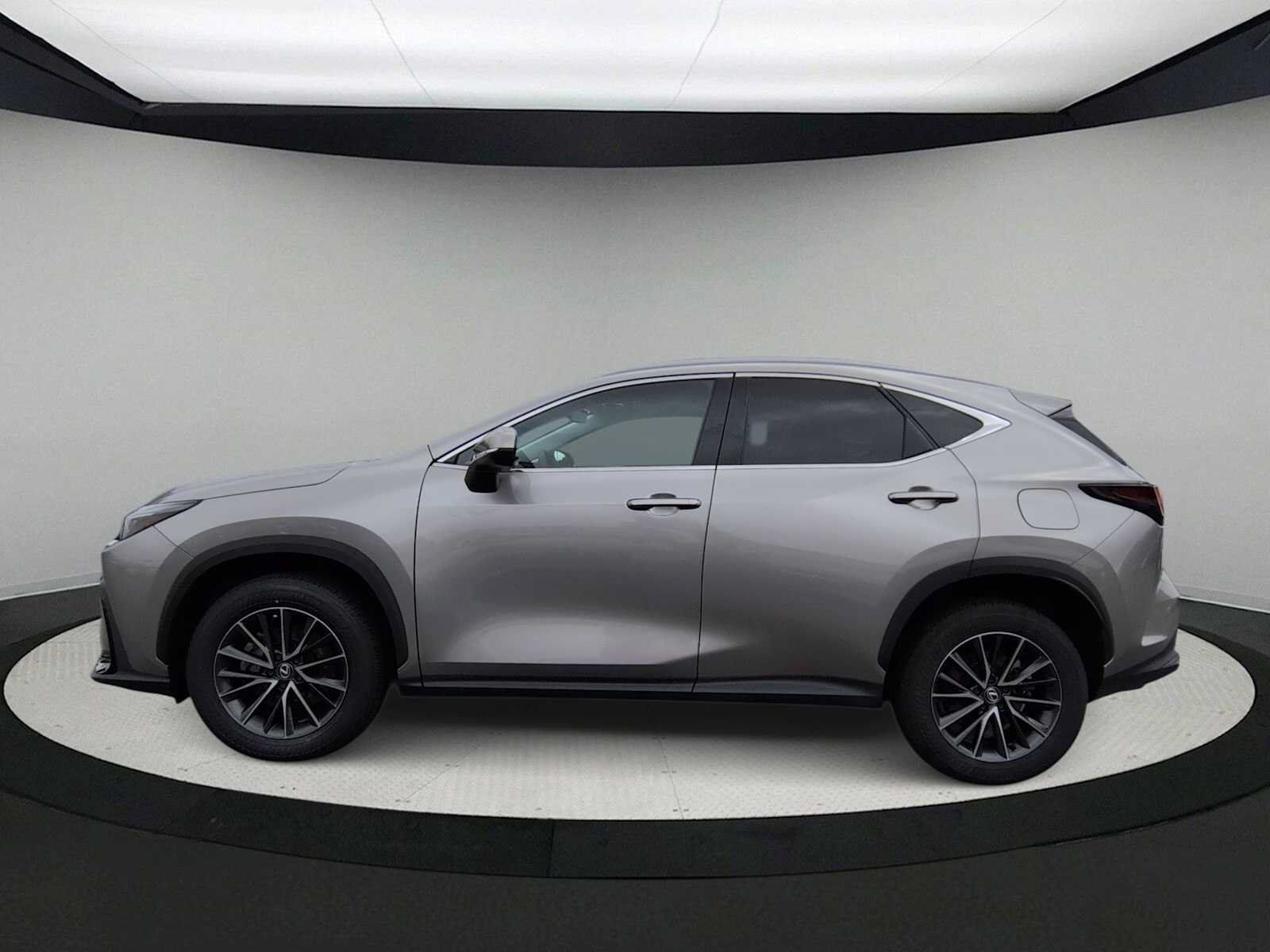 Used 2024 Lexus NX 350h AWD image 5