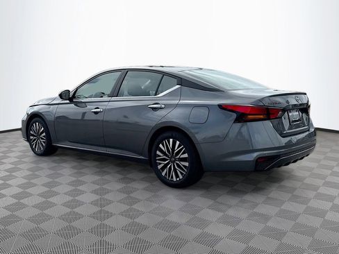 Used 2025 Nissan Altima 2.5 SV image 7