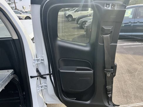 Used 2022 Chevrolet Colorado LT w/ Fleet Safety Package image 38