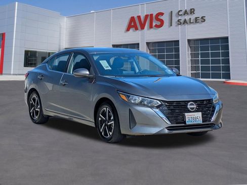 Used 2025 Nissan Sentra SV FWD image 3