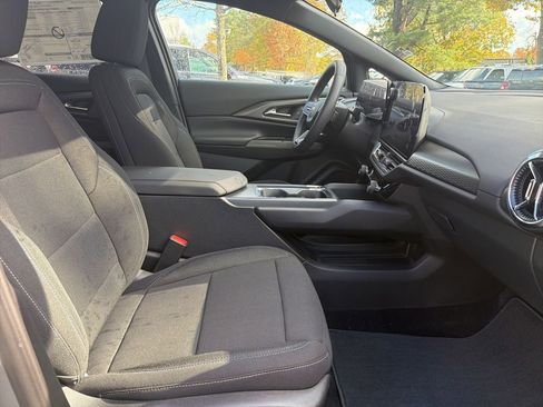 New 2026 Chevrolet Equinox EV LT image 22