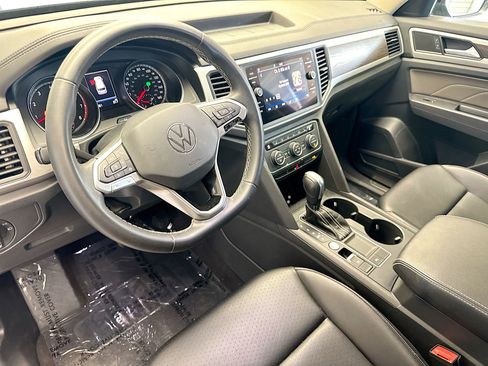 Used 2021 Volkswagen Atlas SE w/ Towing Package image 7