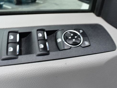 Used 2017 Ford F250 XLT AWD/4WD image 40