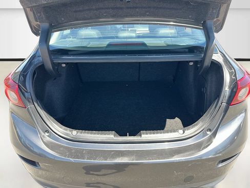 Used 2018 MAZDA MAZDA3 Touring FWD image 27