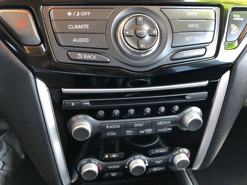Used 2019 Nissan Pathfinder SV AWD/4WD image 27