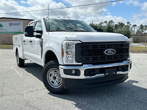 New 2026 Ford F250 XL w/ XL Chrome Package AWD/4WD image 1