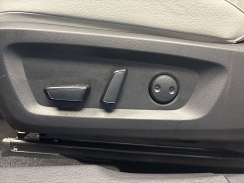 Used 2025 Mitsubishi Outlander SEL image 30