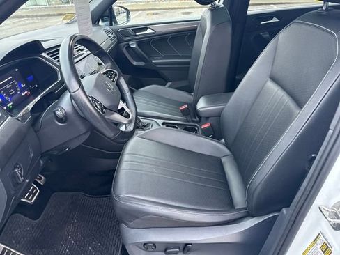 Certified 2023 Volkswagen Tiguan SE R-Line image 14