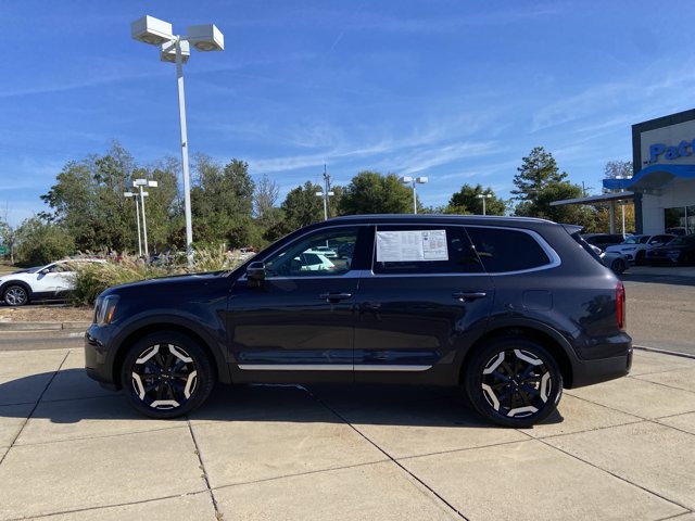 Used 2025 Kia Telluride S FWD image 9