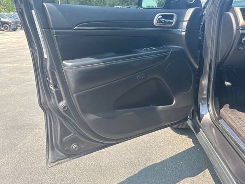 Used 2017 Jeep Grand Cherokee Limited AWD/4WD image 17