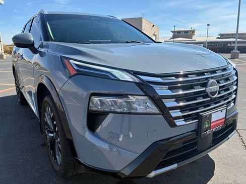 Certified 2024 Nissan Rogue Platinum w/ Platinum Premium Package image 8