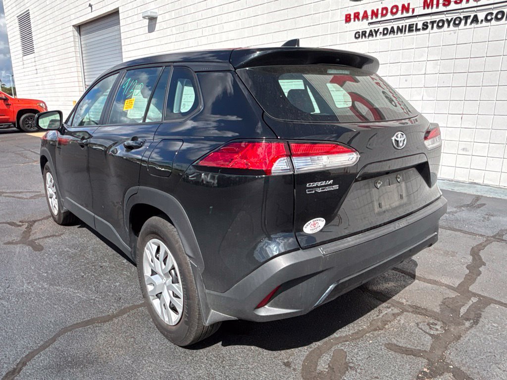 Used 2025 Toyota Corolla Cross L FWD image 6