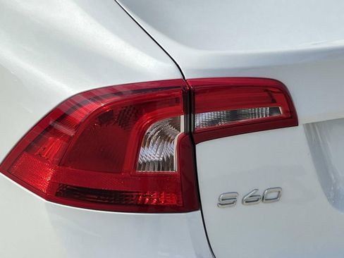 Used 2016 Volvo S60 T5 Premier w/ Convenience Package image 10
