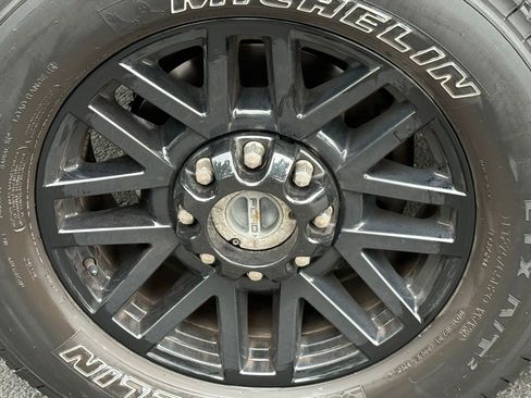 Used 2022 Ford F250 Lariat w/ Black Appearance Package AWD/4WD image 10