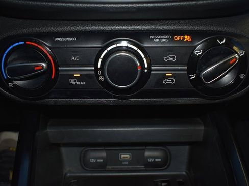 Used 2023 Kia Soul LX image 24