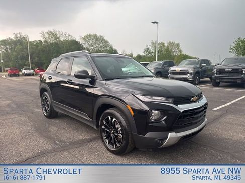 Used 2023 Chevrolet TrailBlazer LT FWD image 1
