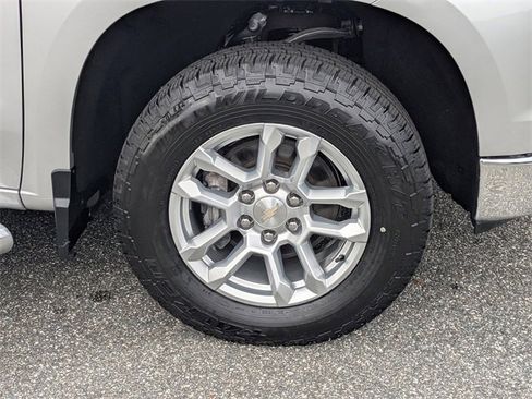 Used 2022 Chevrolet Silverado 1500 LT w/ Safety Package image 10