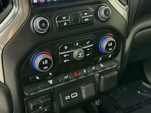 Used 2023 Chevrolet Silverado 2500 LT AWD/4WD image 16