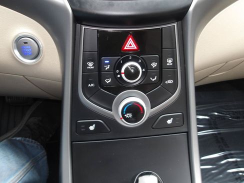 Used 2016 Hyundai Elantra Value Edition FWD image 19