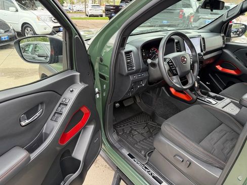 Used 2023 Nissan Frontier PRO-4X w/ Pro Convenience Package AWD/4WD image 12