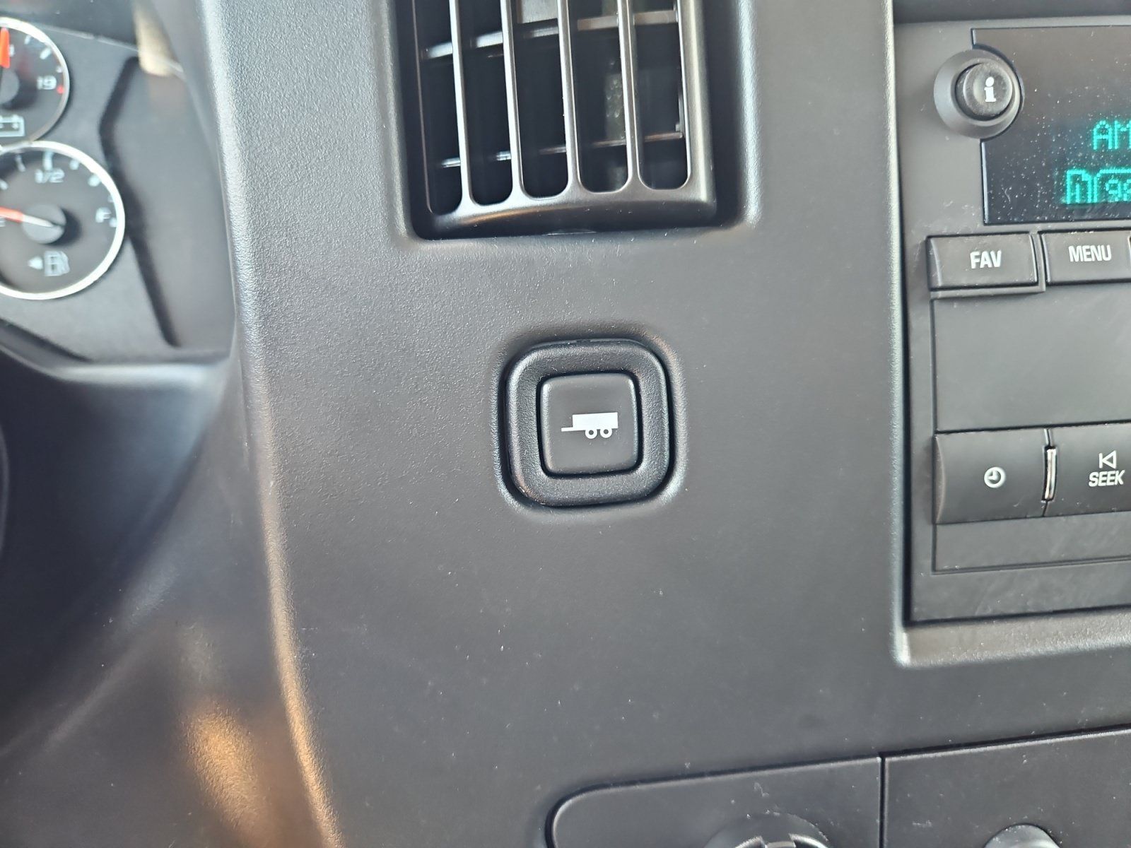 Used 2025 Chevrolet Express 2500 w/ Enhanced Convenience Package RWD image 8