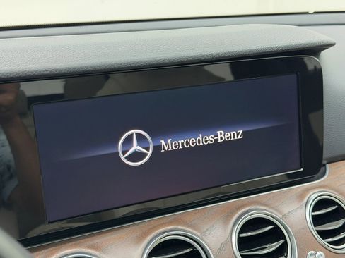 Used 2017 Mercedes-Benz E 400 4MATIC Wagon image 23