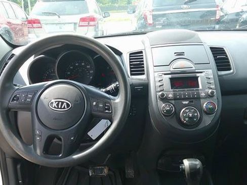 Used 2010 Kia Soul + w/ Audio Pkg FWD image 10
