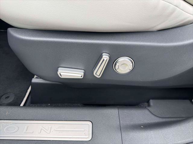 Used 2026 Lincoln Nautilus Reserve AWD/4WD image 16