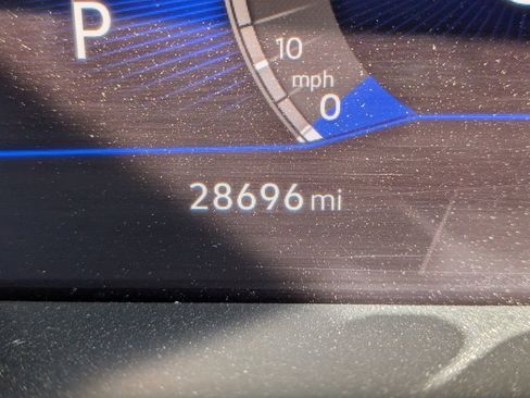 Used 2023 Volkswagen Tiguan SE image 18