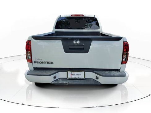 Used 2021 Nissan Frontier S RWD image 5