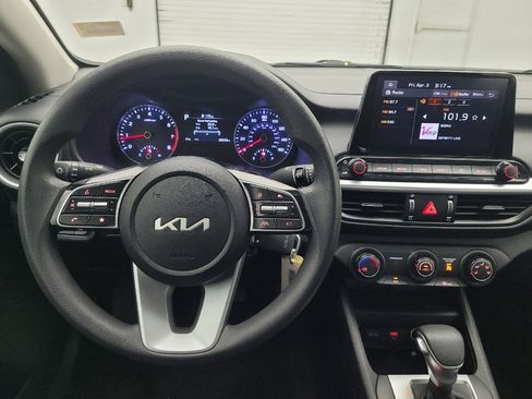 Used 2022 Kia Forte LXS w/ LXS Technology Package image 22