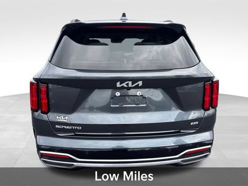 Used 2023 Kia Sorento SX AWD/4WD image 6