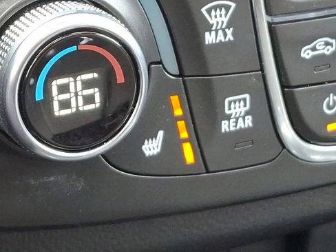 Certified 2023 Chevrolet Traverse LT w/ LT Premium Package image 26