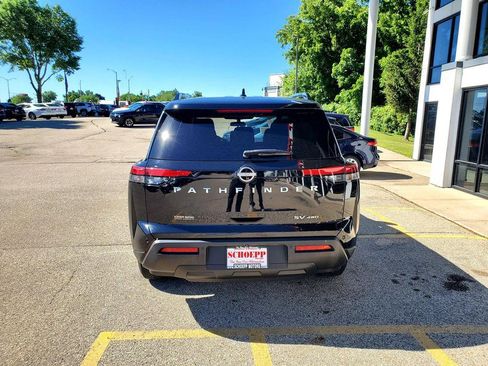 Used 2022 Nissan Pathfinder SV AWD/4WD image 6