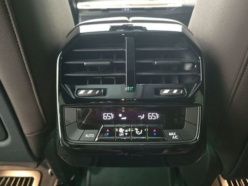 Used 2025 BMW iX xDrive50 image 25