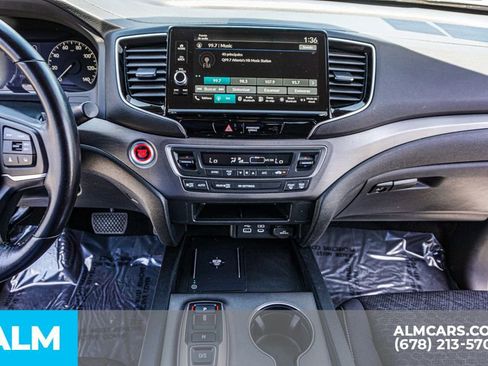 Used 2025 Honda Ridgeline Sport image 39