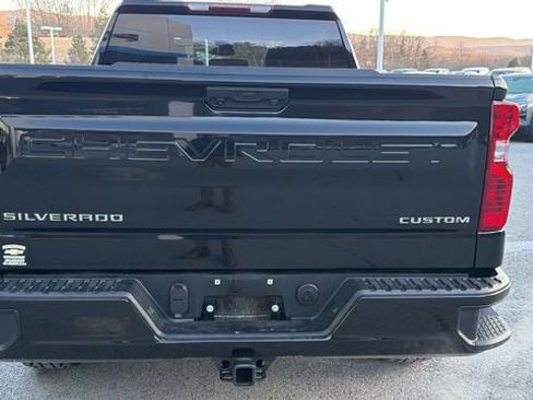 Used 2022 Chevrolet Silverado 1500 Custom image 5