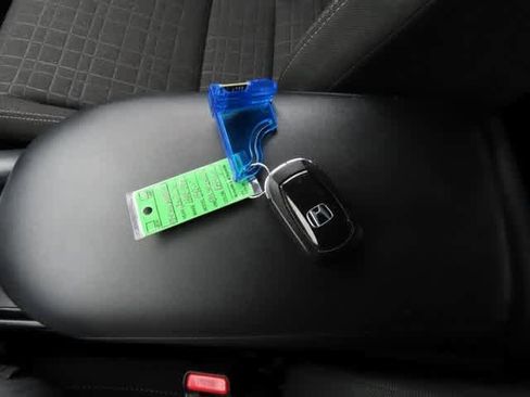 Used 2023 Honda HR-V LX image 24