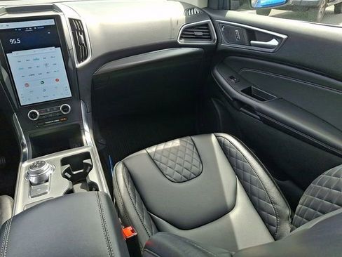 Certified 2024 Ford Edge Titanium AWD/4WD image 19