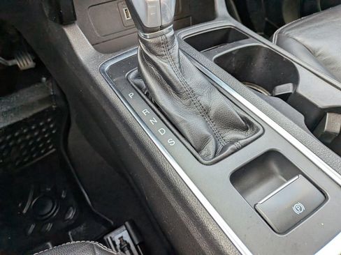 Used 2019 Ford Escape Titanium image 18