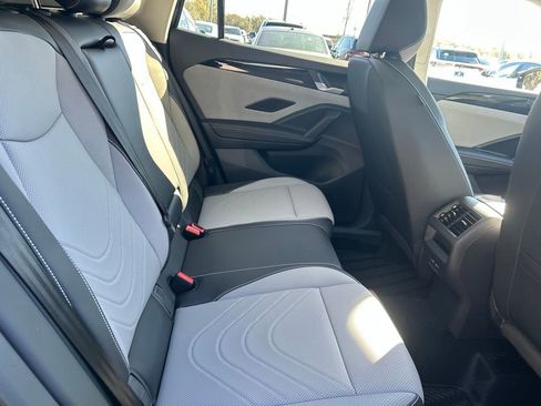 New 2026 Volkswagen Tiguan SE FWD image 39