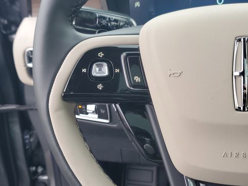 New 2026 Lincoln Corsair Reserve w/ Jet Appearance Package image 17