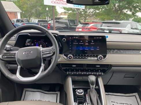 New 2026 Chevrolet Colorado ZR2 w/ Technology Package AWD/4WD image 6
