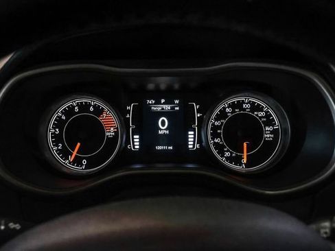 Used 2016 Jeep Cherokee Latitude image 14