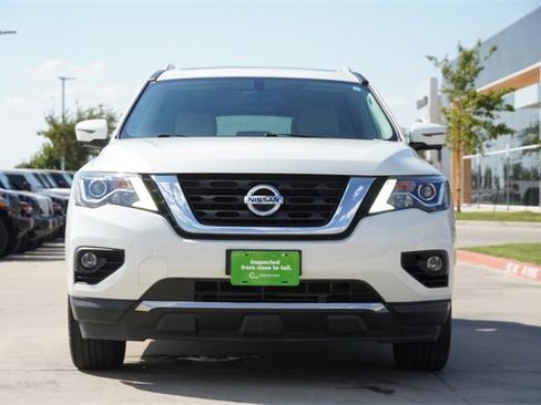Used 2018 Nissan Pathfinder Platinum image 2