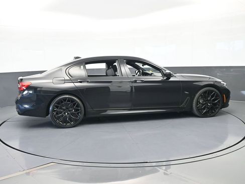 Used 2016 BMW 750i xDrive image 7